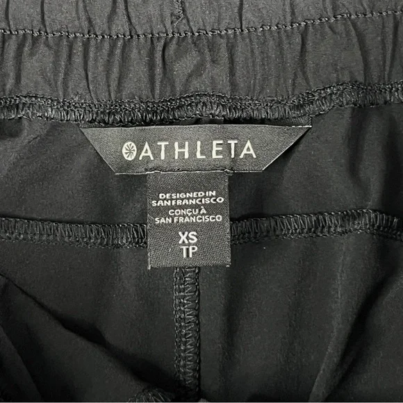 Athleta Black Crossroads High Rise Featherweight Athletic Shorts Women’s Size XS - Picture 4 of 11